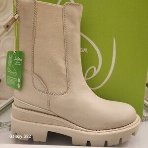 Sam Edelman Genia back zip Chelsea lug boot in Ivory leather. NIB. Size Various
